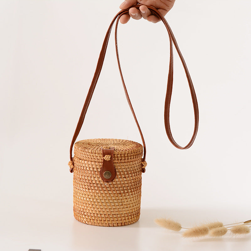 special sale rattan ins handmade rattan bucket mini bag woven leather buckle bag